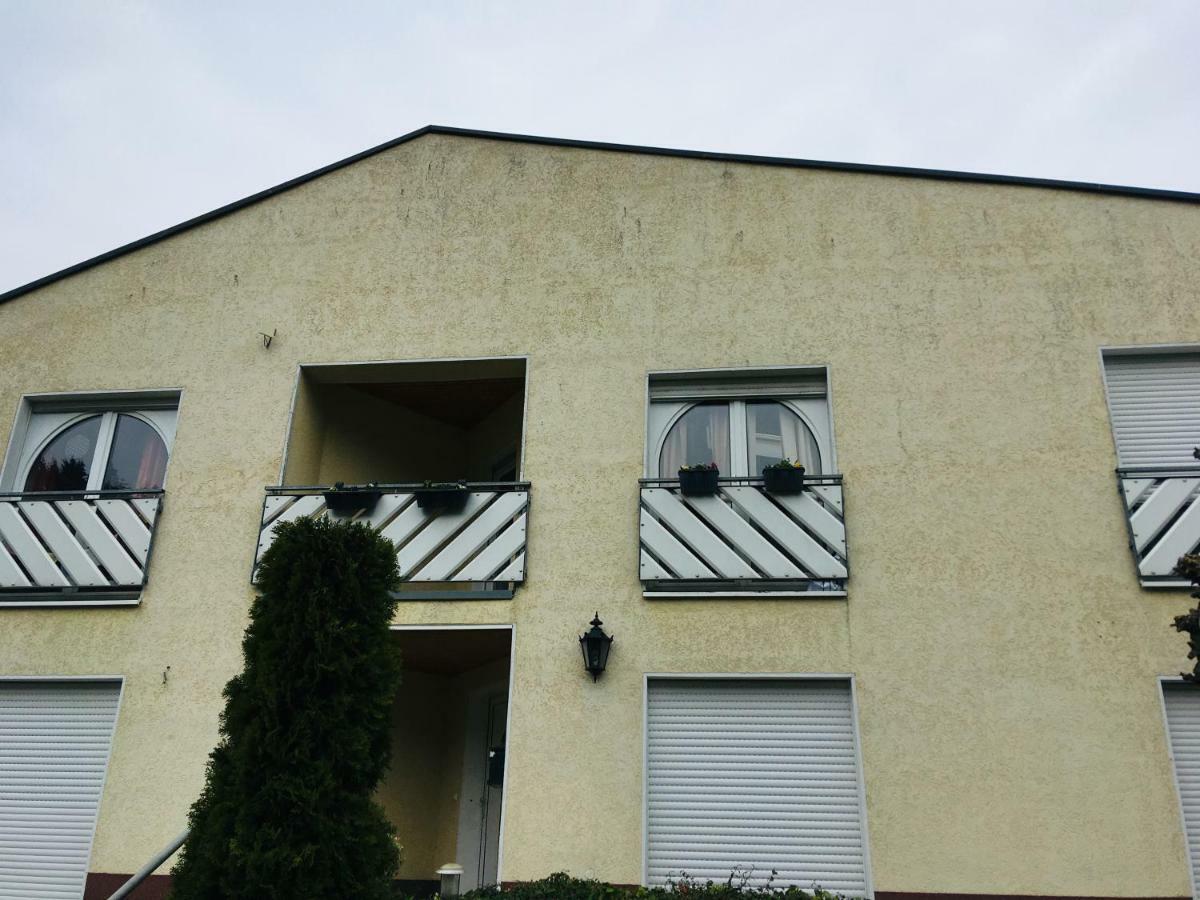 Ferienwohnung Am Nuerburgring/Wintersport Arft Acht 外观 照片